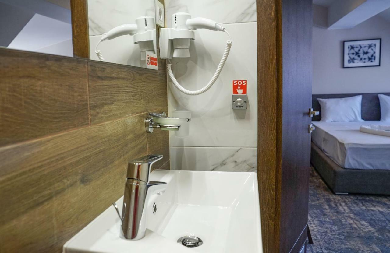 Hotel Premium 斯科普里 外观 照片