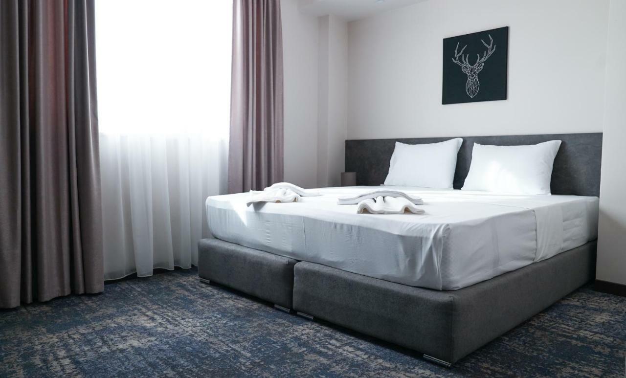 Hotel Premium 斯科普里 外观 照片
